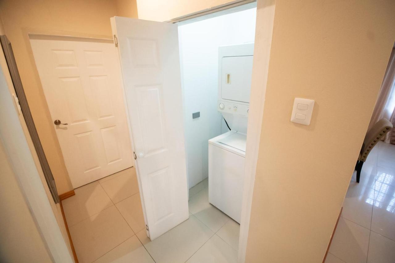 Stacys Place #1 2 Bedroom Apartment Port of Spain Extérieur photo